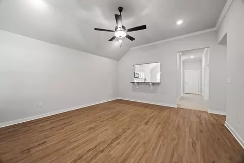 Living - 340 W Smith St, West Fork, AR 72774 photo 4 of 5