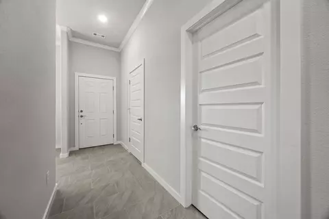 Entry Way - 340 W Smith St, West Fork, AR 72774 photo 2 of 3