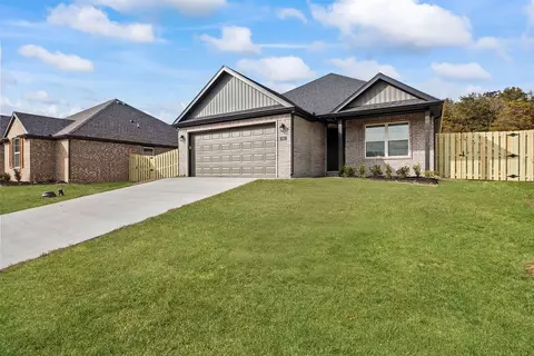 340 W Smith St, West Fork, AR 72774