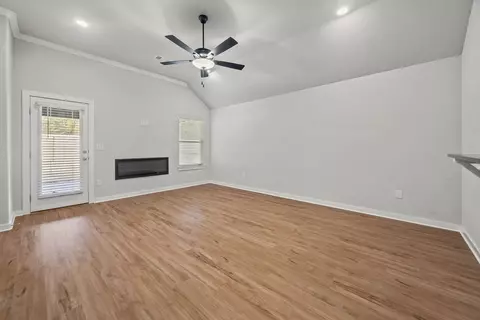 Living - 340 W Smith St, West Fork, AR 72774 photo 2 of 5