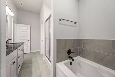 Bath - 340 W Smith St, West Fork, AR 72774 photo 3 of 3