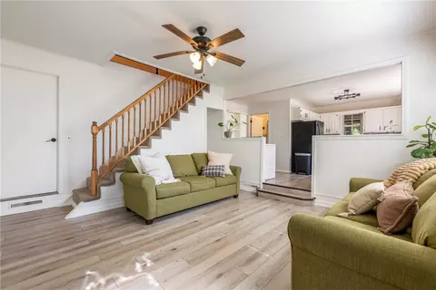 Living - 1272 Pace Ln, Pea Ridge, AR 72751 photo 1 of 3