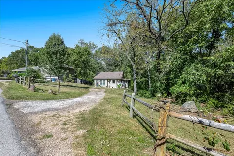 Exterior - 1272 Pace Ln, Pea Ridge, AR 72751 photo 5 of 7