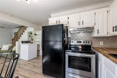 Kitchen - 1272 Pace Ln, Pea Ridge, AR 72751 photo 2 of 2
