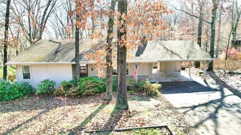 3 Wentworth Dr, Bella Vista, AR 72715