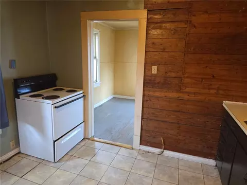 Entry Way - 413 E Velma Ave, Springdale, AR 72764 photo 2 of 2