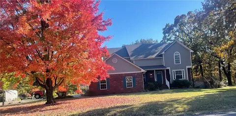 41 Park Rd, Russellville, AR 72802