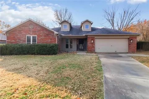 1529 E Devonshire Pl, Fayetteville, AR 72703