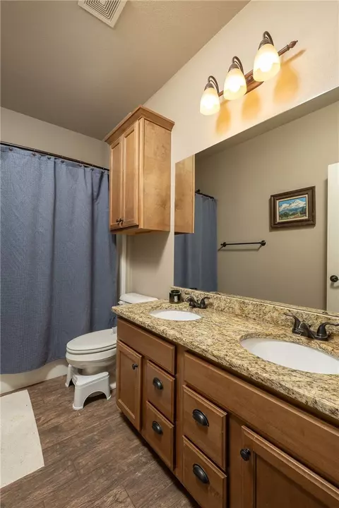 Bath - 580 Lancaster Rd, Centerton, AR 72719 photo 3 of 3