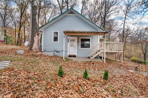 19027 Footpath Rd, Fayetteville, AR 72703