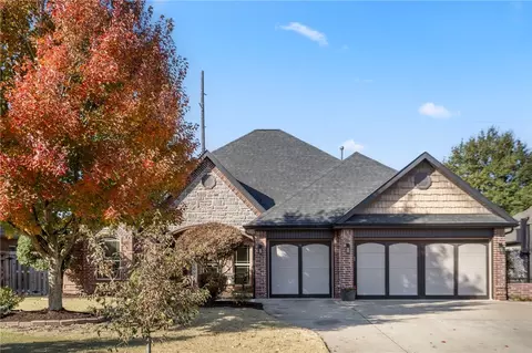 1609 NE Rock St, Bentonville, AR 72712