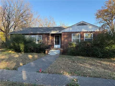 511 N Wright St, Siloam Springs, AR 72761