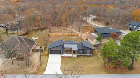 14 Stoneykirk Dr, Bella Vista, AR 72715