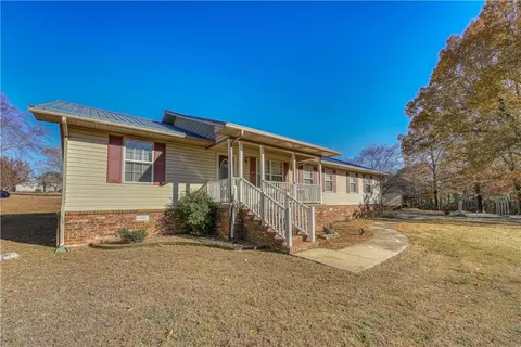 5693 Sand Flat Rd, Harrison, AR 72601