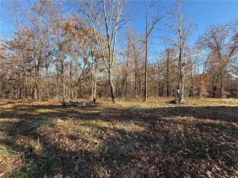 15 Halford Ln, Bella Vista, AR 72715