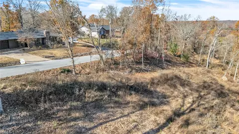 9087 Bluff Dr, Rogers, AR 72756