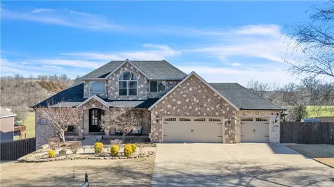 3802 NW Riverbend Rd, Bentonville, AR 72712