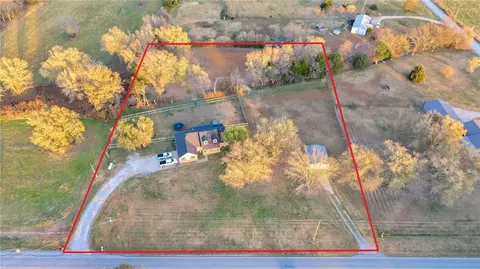 10302 N Bloomfield Rd, Gentry, AR 72734