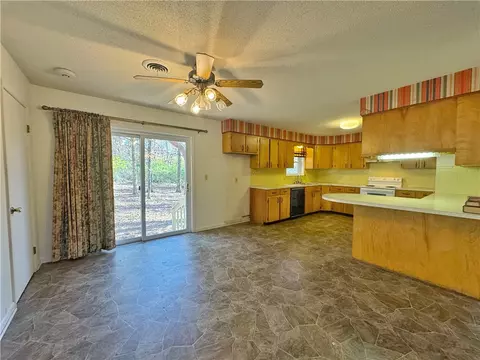 Kitchen - 147 Memory Ln, Clinton, AR 72031 photo 1 of 3