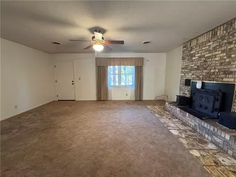 Living - 147 Memory Ln, Clinton, AR 72031 photo 3 of 4