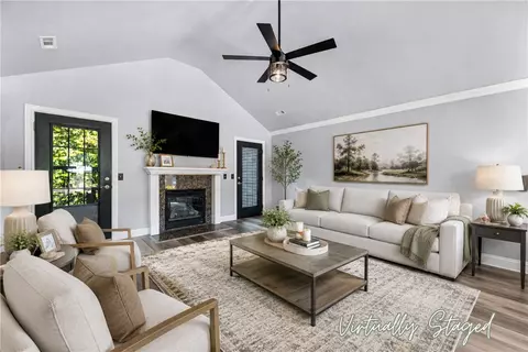14 Hessle Cir, Bella Vista, AR 72714