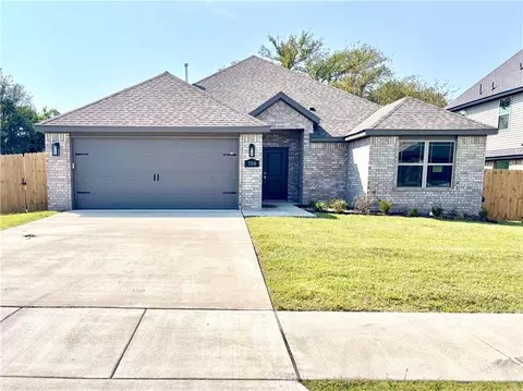 700 W Taylor St, Siloam Springs, AR 72761