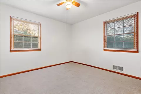 Bedroom - 503 Skyline Dr, Harrison, AR 72601 photo 3 of 7