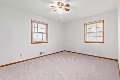 Bedroom - 503 Skyline Dr, Harrison, AR 72601 photo 5 of 7
