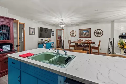 Kitchen - 503 Skyline Dr, Harrison, AR 72601 photo 4 of 4