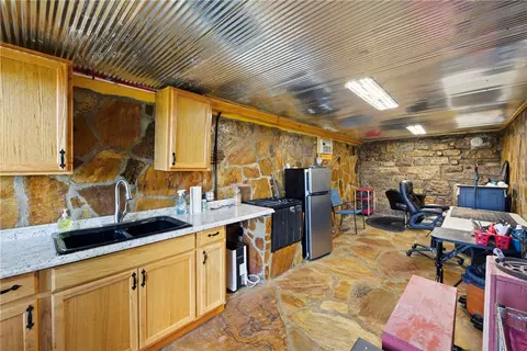 Kitchen - 9417 Puddin Ridge Rd, Ozark, AR 72949 photo 6 of 6