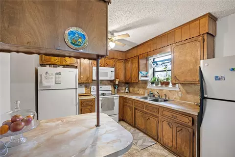 Kitchen - 301 Alice Ln, Lavaca, AR 72941 photo 1 of 3