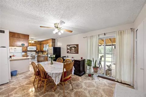 Dining - 301 Alice Ln, Lavaca, AR 72941 photo 2 of 4