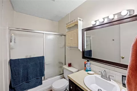 Bath - 301 Alice Ln, Lavaca, AR 72941 photo 1 of 2