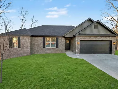 42 Cawood Dr, Bella Vista, AR 72714