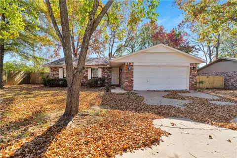 3417 Sandpiper Dr, Fayetteville, AR 72704