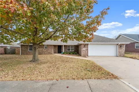 2407 S Washington St, Siloam Springs, AR 72761