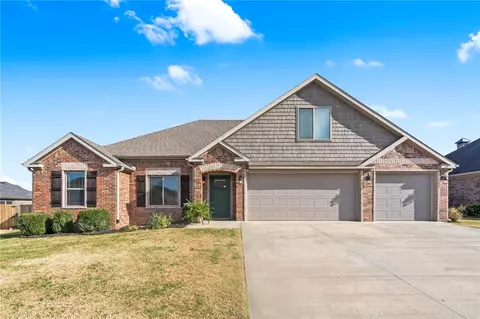590 Douglas St, Pea Ridge, AR 72751