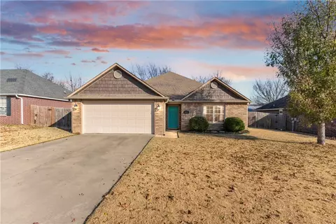 3055 Hook Ln, Farmington, AR 72730