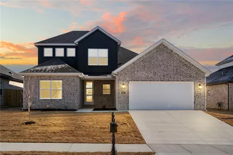 1060 Whistler St, Bentonville, AR 72713