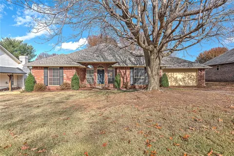 4202 Clark Ave, Springdale, AR 72762
