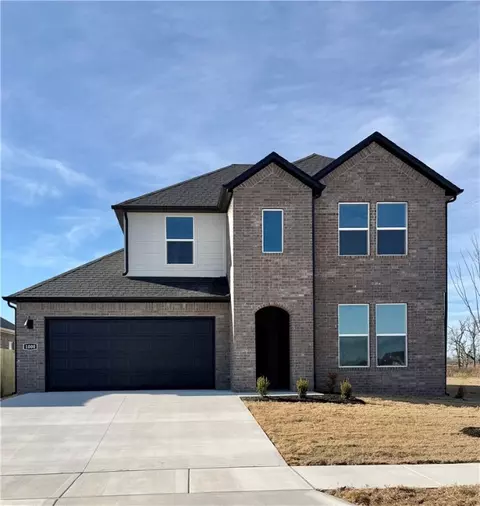 1000 Shine Pl, Bentonville, AR 72713
