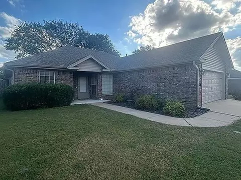 790 Deer Lodge Ct, Siloam Springs, AR 72761