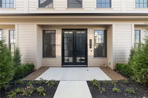 4621 S 47th St, Rogers, AR 72758