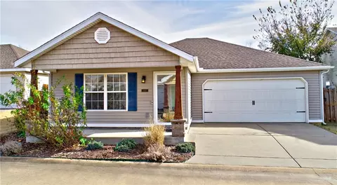 1150 S Craftsman St, Fayetteville, AR 72704