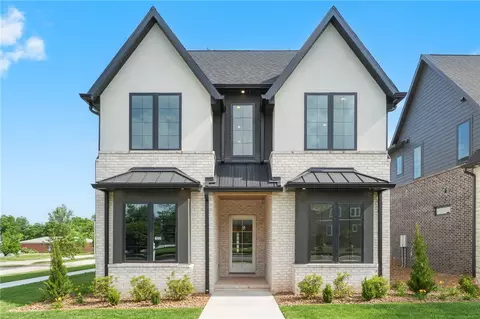 722 W Central Ave, Bentonville, AR 72712