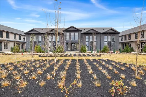 4613 S 47th St, Rogers, AR 72758