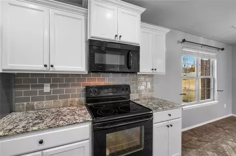 Kitchen - 4703 Cory St, Springdale, AR 72762 photo 2 of 2