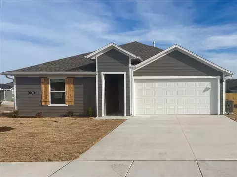 521 Mac St, Prairie Grove, AR 72753