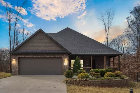 5 Cranbrook Ln, Bella Vista, AR 72714