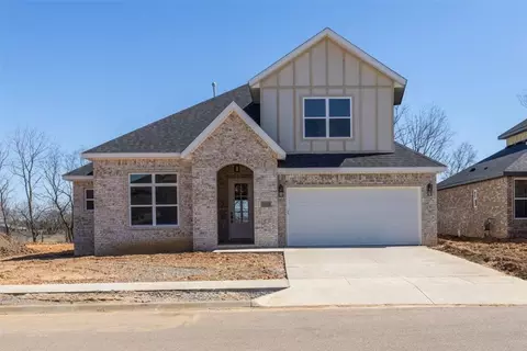1050 Whistler St, Bentonville, AR 72713